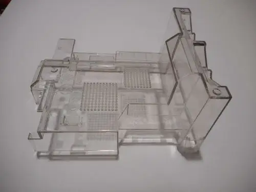 Transparente Schutzkappe von Remeha, die eine klare Struktur aufweist und dafür geeignet ist, empfindliche Teile zu schützen oder abzudecken.